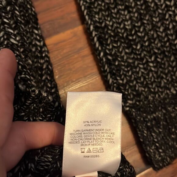 Express Black Gray Pullover Sweater Casual Comfy Minimalist Capsule Wardrobe - Picture 7 of 10